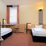 Tryp By Wyndham Halle Otel