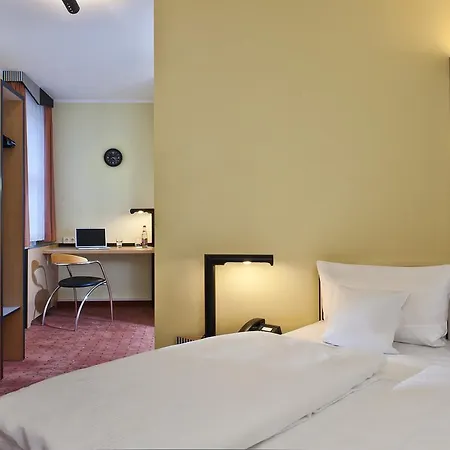 Отель Tryp By Wyndham Halle Галль