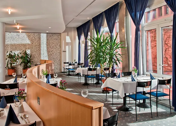 Tryp By Wyndham Halle Hotel